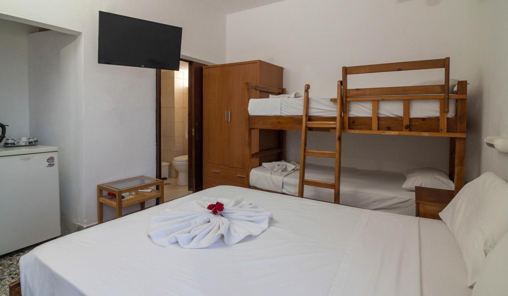 Minoa Sea Rooms Цуцурос Екстер'єр фото