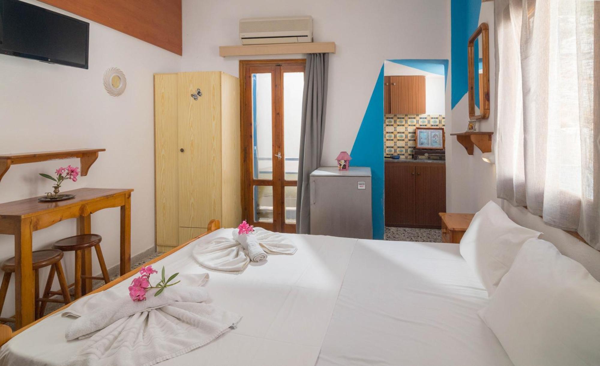 Minoa Sea Rooms Цуцурос Екстер'єр фото