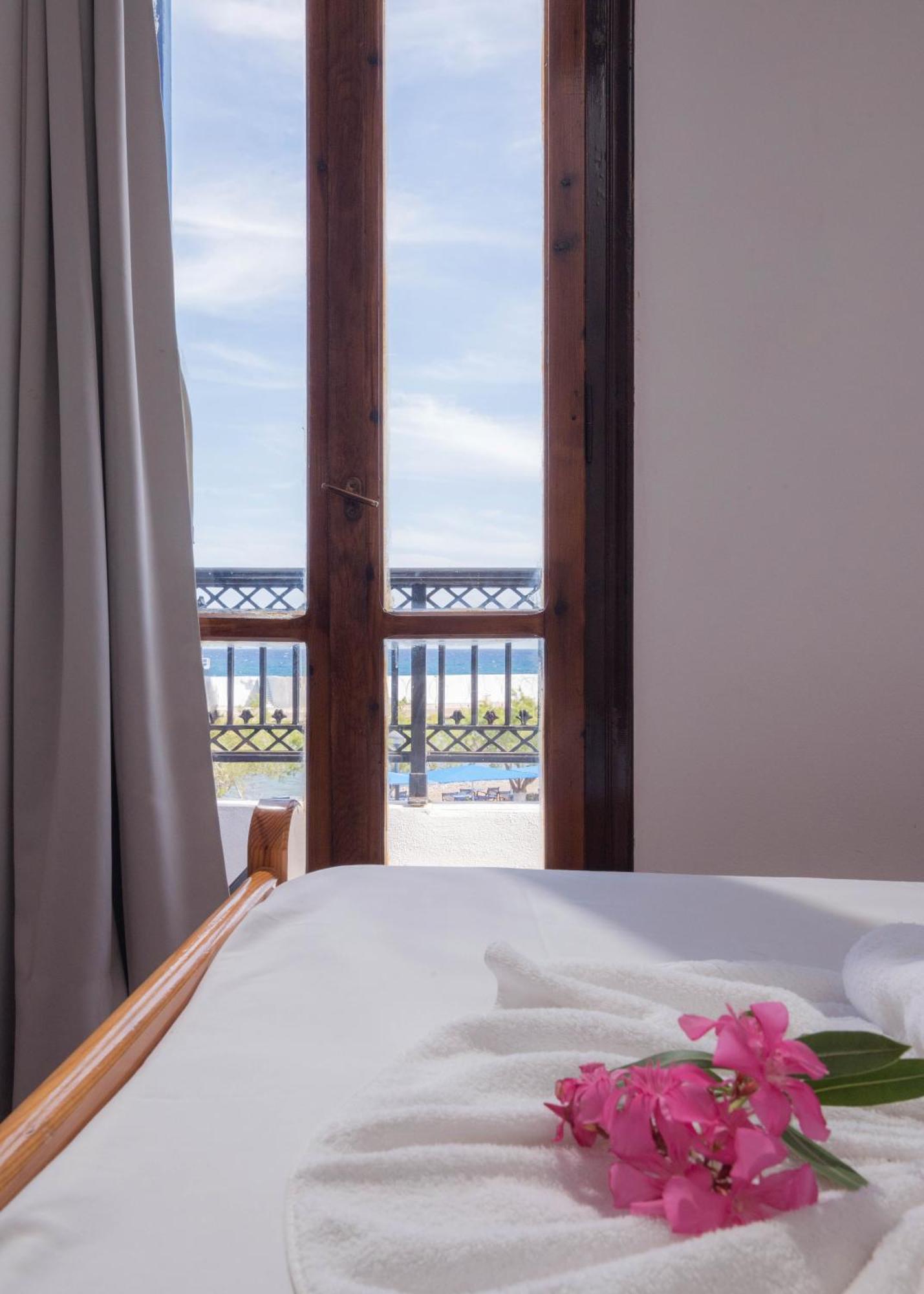 Minoa Sea Rooms Цуцурос Екстер'єр фото
